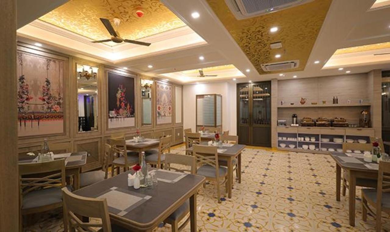 Fabhotel Prime Hampton By Ic'S Noida Esterno foto