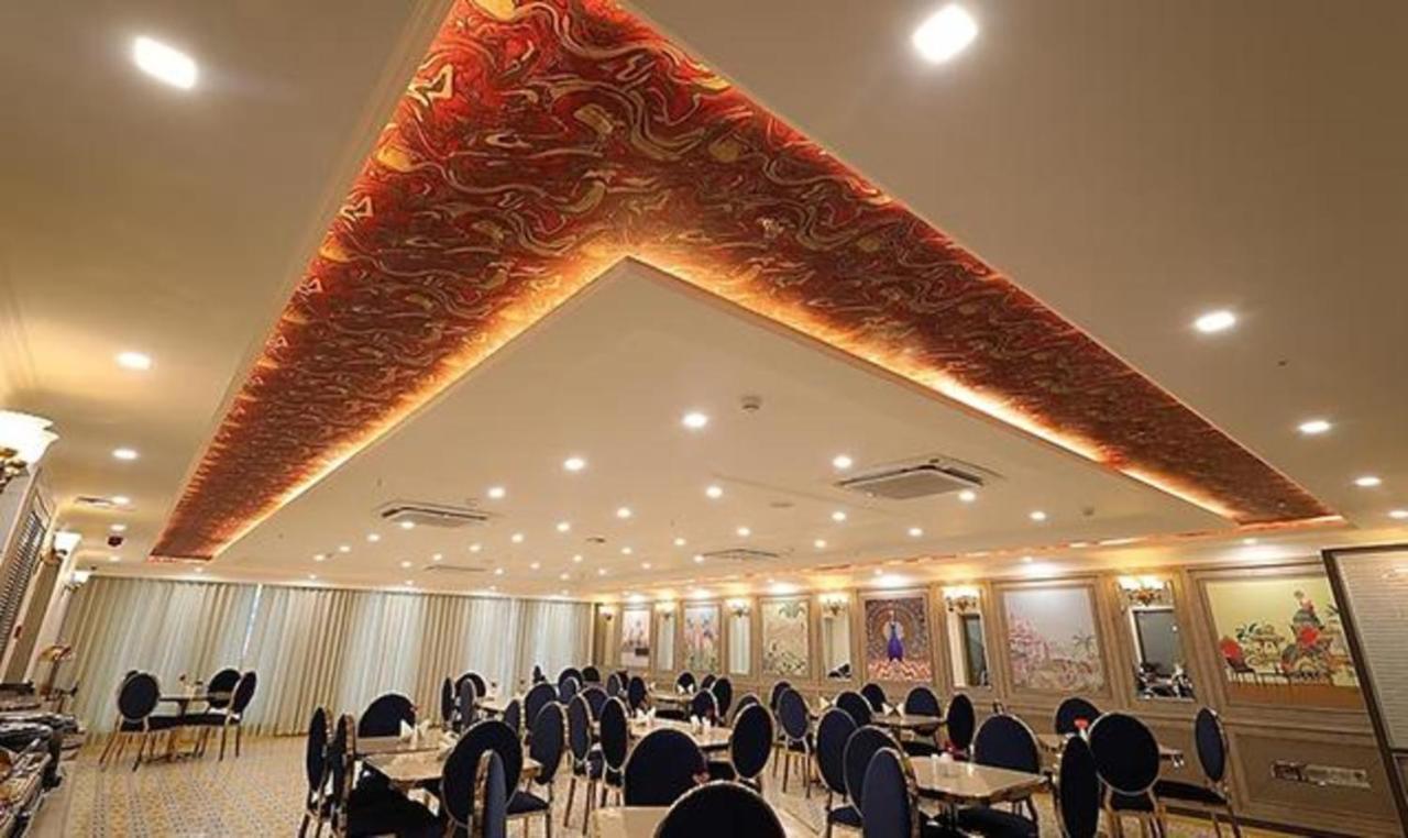 Fabhotel Prime Hampton By Ic'S Noida Esterno foto