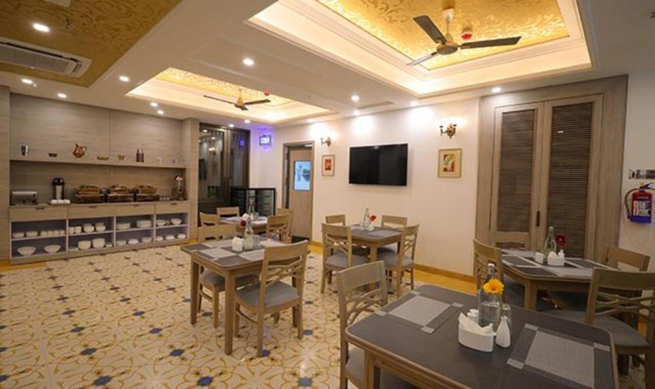 Fabhotel Prime Hampton By Ic'S Noida Esterno foto