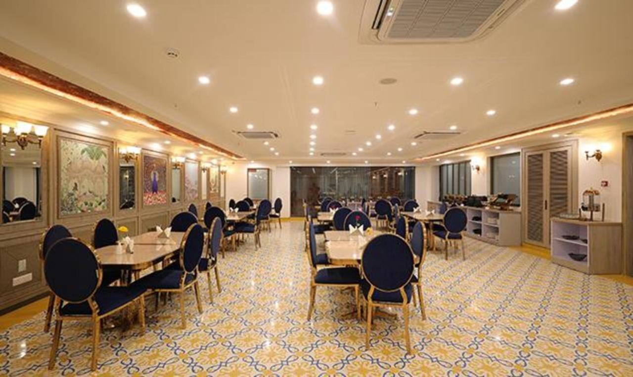 Fabhotel Prime Hampton By Ic'S Noida Esterno foto